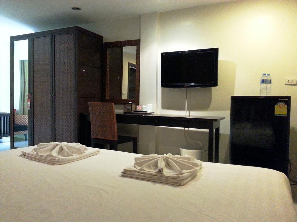 The Banana Leaf Hotel Patong Room photo